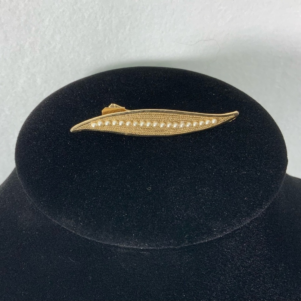 Vintage Lady Ellen Hair Clip Gold Tone